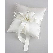oreiller anneau de mariage en satin ivoire avec perles