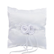 elegante vielsesring pude i satin med blomster og rhinestone