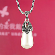 Elegant Pearl Sweater Chain