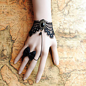 main dentelle noire rétro style classique bracelet lolita avec bague sertie d'étrave
