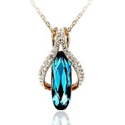 Women's Simple Crystal Elegant Short Pendant