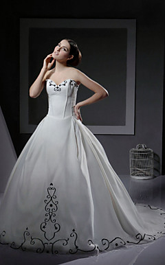 Ball Gown Sweetheart Chapel Train Wedding Dress With Embroidery