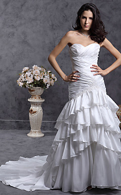 Trumpet/Mermaid Sweetheart Court Train Taffeta Tiered Wedding Dress