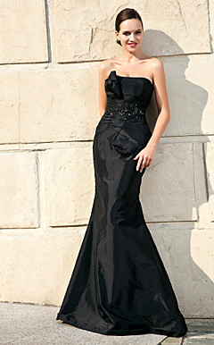 Trumpet/ Mermaid Strapless Floor-length Taffeta Mother of the Bride Dress