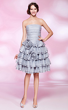 A-line Strapless Knee-length Tiered Organza Cocktail Dress