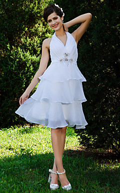 uma linha de halter na altura do joelho organza vestido de noiva