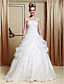  A-line Strapless Scalloped-Edged Neckline Organza Floor-length Wedding Dress