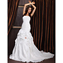 Trumpet/ Mermaid Strapless Chapel Train Taffeta Wedding Dress